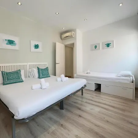 Penthouse With Amazing Terrace, 9p 3bd Apartment