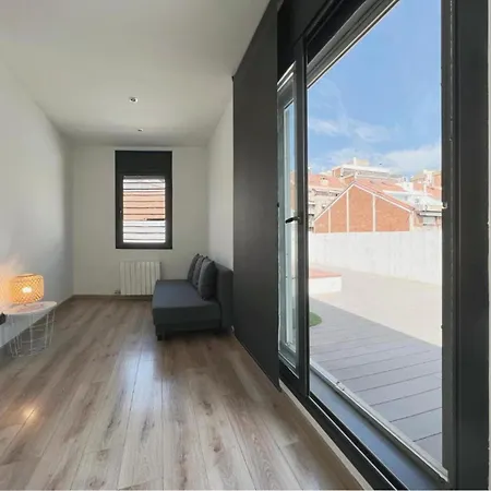 Penthouse With Amazing Terrace, 9p 3bd Apartment *