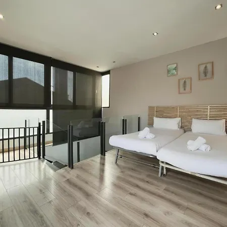 Penthouse With Amazing Terrace, 9p 3bd Apartment Barcelona