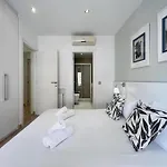 Penthouse With Amazing Terrace, 9p 3bd Apartment